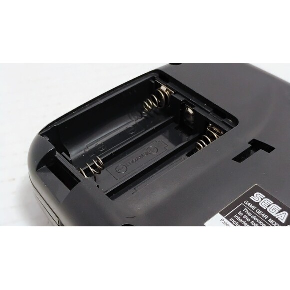 VINTAGE SEGA GAME GEAR MODEL 2110 PARTS OR REPAIR ONLY POWERS ON - Picture 9 of 10